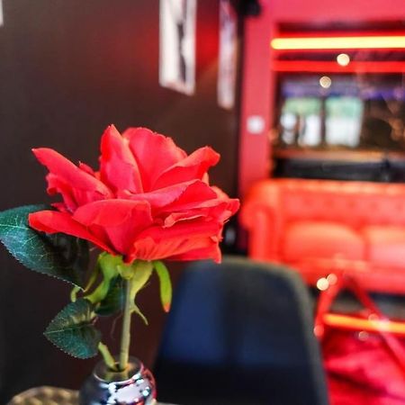 Love Room Passion Saint-Hilaire-de-Talmont Bagian luar foto