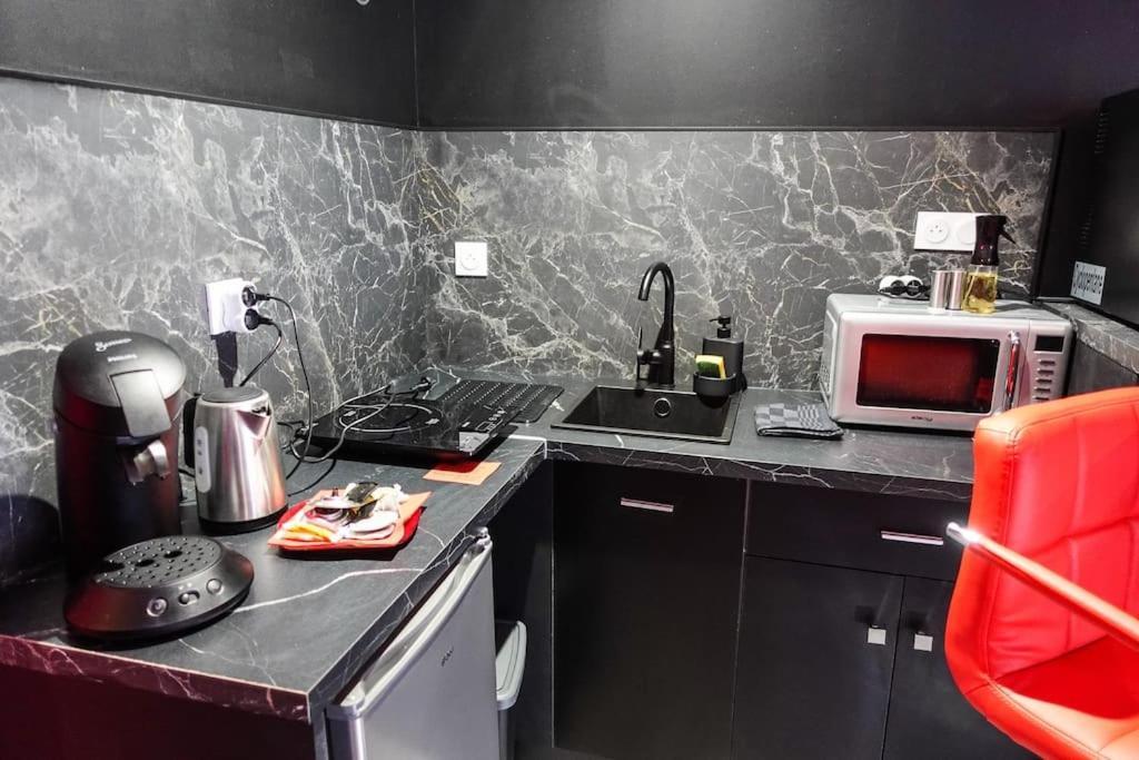 Love Room Passion Saint-Hilaire-de-Talmont Bagian luar foto